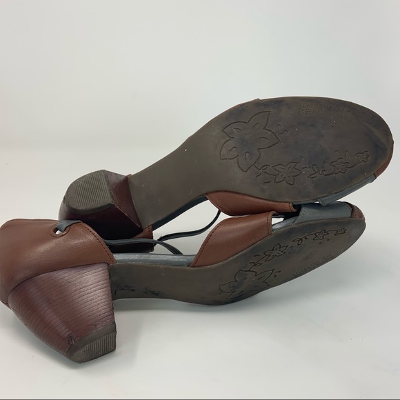 Kenneth Cole Reaction Ankle T-STRAP Sandals - Picture 7 of 7